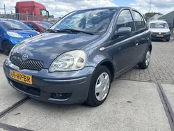 Blauw Gebruikt 2005 Toyota Yaris Hatchback | € 2.250 (Eerlijke prijs)