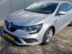 Grijs Gebruikt 2019 Renault Mégane IV Zen Hatchback | € 12.850 (Eerlijke prijs)