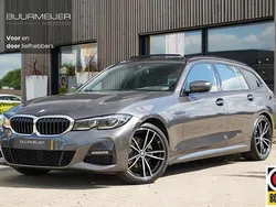 Grijs Gebruikt 2021 BMW 320 Executive Stationwagen | € 31.900 (Iets duurder)