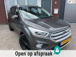 Grijs Gebruikt 2017 Ford Kuga Trend SUV | € 10.999 (Super prijs)