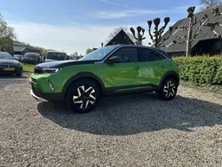 Groen, metallic lak Gebruikt 2021 Opel Mokka SUV | € 18.450 (Eerlijke prijs)