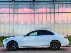 Wit Gebruikt 2018 Mercedes E350 Sedan | € 31.725 (Eerlijke prijs)