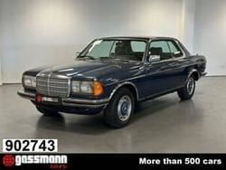 Blauwlapisblau Gebruikt 1982 Mercedes 230 Coupé | € 13.900