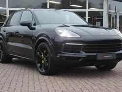Zwart Gebruikt 2018 Porsche Cayenne Chrono SUV | € 51.940 (Goede deal)
