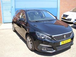 Zwart Gebruikt 2017 Peugeot 308 Allure Hatchback | € 11.900 (Iets duurder)