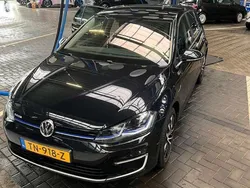 Zwart Gebruikt 2018 VW e-Golf Hatchback | € 10.500 (Goede deal)
