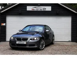 Grijs, metallic lak Gebruikt 2009 BMW 320 Executive Coupé | € 9.450 (Eerlijke prijs)