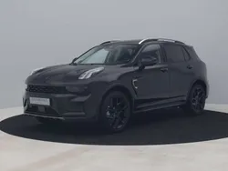 Zwart, metallic lak Gebruikt 2023 Lynk & Co 01 SUV | € 29.400 (Eerlijke prijs)