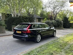 Zwart Gebruikt 2019 Volvo V90 Momentum Stationwagen | € 24.750 (Goede deal)