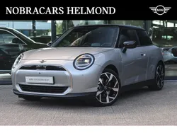 Grijs Gebruikt 2024 Mini Cooper Favoured Hatchback | € 29.750