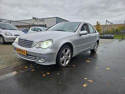 Grijs Gebruikt 2005 Mercedes C200 Classic Sedan | € 2.250 (Eerlijke prijs)