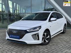 Wit Gebruikt 2016 Hyundai Ioniq Edition Hatchback | € 13.750 (Eerlijke prijs)