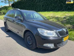 Zwart Gebruikt 2010 Skoda Octavia Elegance Stationwagen | € 4.450 (Eerlijke prijs)