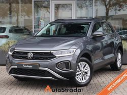 Grijs (metallic) Gebruikt 2023 VW T-Roc Life SUV | € 21.900 (Goede deal)