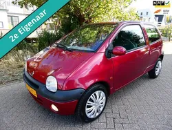 Rood Gebruikt 2001 Renault Twingo Hatchback | € 2.245 (Duur)