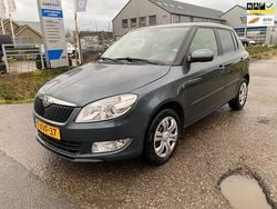 Grijs (metallic) Gebruikt 2015 Skoda Fabia Hatchback | € 6.500 (Super prijs)