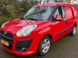 Rood Gebruikt 2014 Fiat Doblò MPV | € 3.995 (Goede deal)