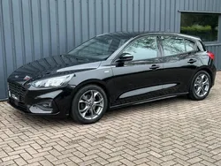 Zwart Gebruikt 2020 Ford Focus ST-Line Hatchback | € 19.995 (Eerlijke prijs)