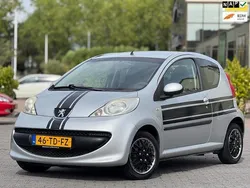 Grijs, metallic lak Gebruikt 2006 Peugeot 107 Hatchback | € 2.499 (Eerlijke prijs)