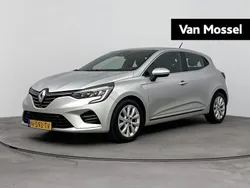 Grijs Gebruikt 2022 Renault Clio V Intens Hatchback | € 16.935 (Eerlijke prijs)