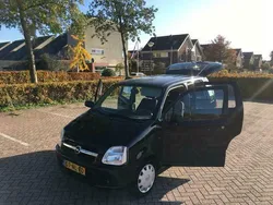 Zwart Gebruikt 2003 Opel Agila Essentia Hatchback | € 1.750 (Iets duurder)