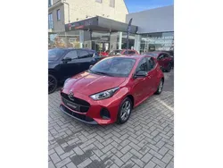 Rood Nieuw 2024 Mazda 2 Exclusive-Line Hatchback | € 26.000 (Goede deal)