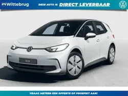 Groen, metallic lak Nieuw 2024 VW ID.3 Pure Hatchback | € 36.995 (Eerlijke prijs)
