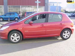 Rood Gebruikt 2007 Peugeot 307 Hatchback | € 2.250 (Eerlijke prijs)