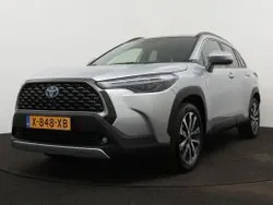 Grijs metallic Gebruikt 2024 Toyota Corolla SUV | € 33.945 (Duur)