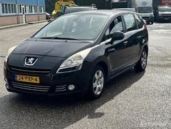 Zwart Gebruikt 2011 Peugeot 5008 Family MPV | € 1.250