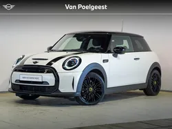 Nanuq white metallic (wit metallic) Gebruikt 2023 Mini Cooper Classic Hatchback | € 22.795 (Goede deal)