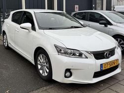 Wit Gebruikt 2011 Lexus CT200h Hatchback | € 11.750 (Eerlijke prijs)
