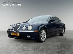 Blauw, metallic lak Gebruikt 2000 Jaguar S-Type Executive Sedan | € 1.249 (Goede deal)