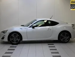 Wit, metallic lak Gebruikt 2013 Toyota GT86 GT Coupé | € 22.950