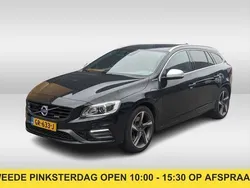 Zwart, metallic lak Gebruikt 2015 Volvo V60 R-Design Stationwagen | € 13.950 (Eerlijke prijs)