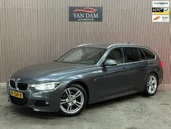 Grijs Gebruikt 2019 BMW 318 M Sport Stationwagen | € 17.900 (Eerlijke prijs)