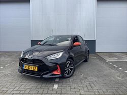 Zwart Gebruikt 2021 Toyota Yaris Hybrid Edition Hatchback | € 19.848 (Iets duurder)