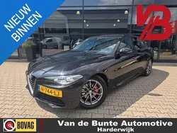 Zwart Gebruikt 2017 Alfa Romeo Giulia Super Sedan | € 16.750 (Eerlijke prijs)