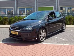 Zwart Gebruikt 2006 Ford Focus Futura Hatchback | € 3.995 (Eerlijke prijs)