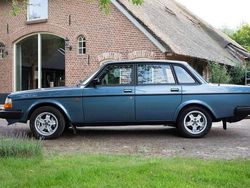 Blauw Gebruikt 1983 Volvo 244 Sedan | € 16.250