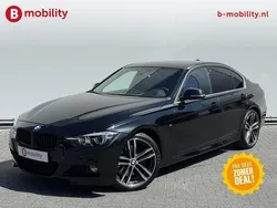 Zwart Gebruikt 2018 BMW 320 M Sport Sedan | € 24.895 (Goede deal)