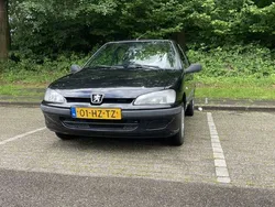 Zwart Gebruikt 2002 Peugeot 106 Hatchback | € 1.000 (Eerlijke prijs)
