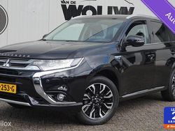 Zwart Gebruikt 2016 Mitsubishi Outlander P-HEV Edition SUV | € 15.495 (Eerlijke prijs)