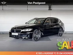 Zwart Gebruikt 2022 BMW 530e Comfort Edition Stationwagen | € 42.900 (Eerlijke prijs)