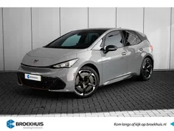 Grijs, metallic lak Gebruikt 2025 Cupra Born Hatchback | € 45.745