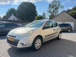 Grijs Gebruikt 2009 Renault Clio II Hatchback | € 2.899 (Eerlijke prijs)