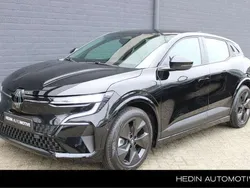 Zwart, metallic lak Nieuw 2024 Renault Mégane Evolution Hatchback | € 34.999 (Eerlijke prijs)