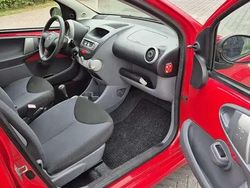 Rood Gebruikt 2007 Toyota Aygo Hatchback | € 2.500 (Eerlijke prijs)