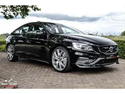 Zwart, metallic lak Gebruikt 2017 Volvo S60 Sedan | € 21.995