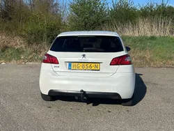 Wit Gebruikt 2015 Peugeot 308 Hatchback | € 13.000